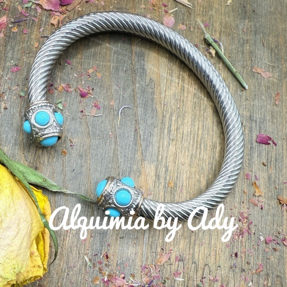 LUXURY+ Turquoise twisted cable cuff bracelet/silver statement